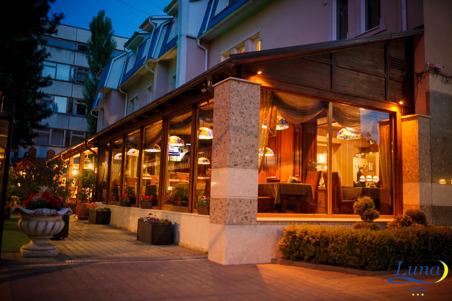 Luna Hotel Kischinau Exterior foto